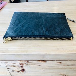 🍒🍒4 for 25 Hoi Bo Paper Clutch